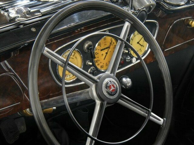 MERCEDES-BENZ -