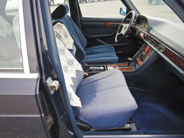 MERCEDES-BENZ 560