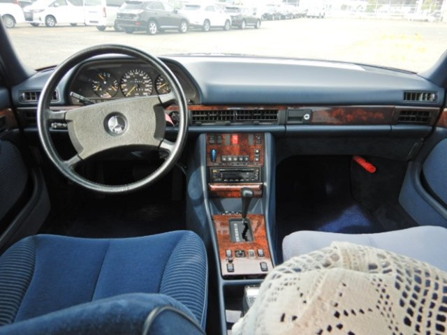 MERCEDES-BENZ 560