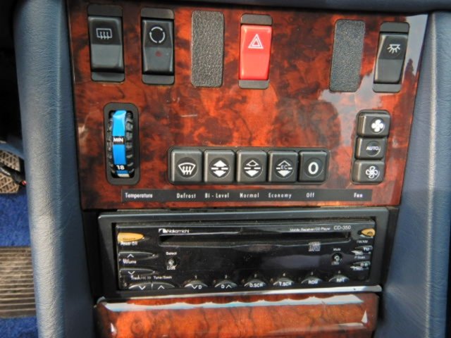 MERCEDES-BENZ 560