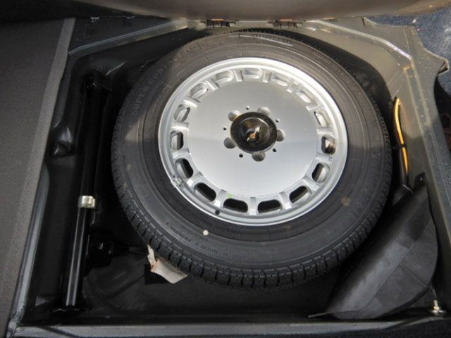 MERCEDES-BENZ 560