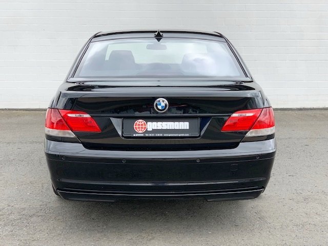 BMW 745