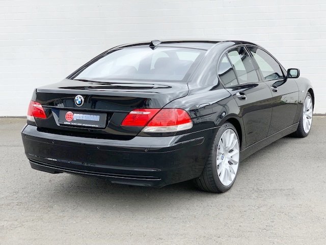 BMW 745