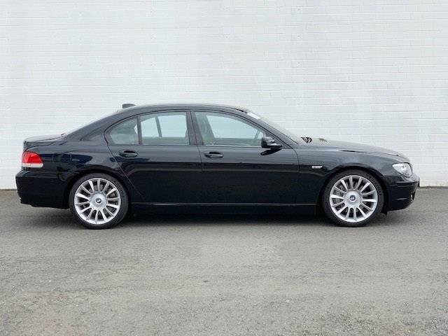 BMW 745