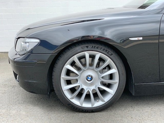 BMW 745