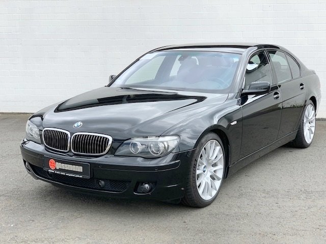 BMW 745