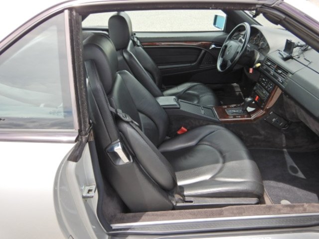 MERCEDES-BENZ SL 320