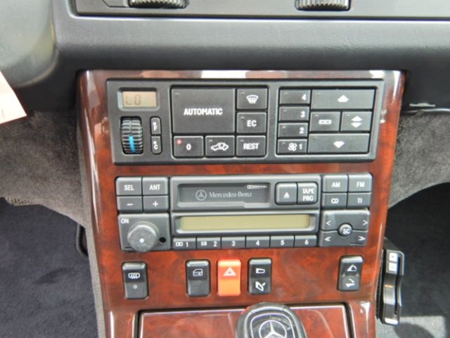 MERCEDES-BENZ SL 320