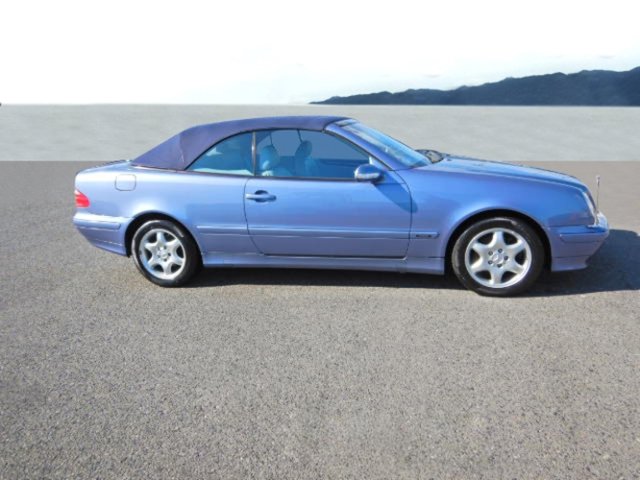 Mercedes-BenzCLK 320