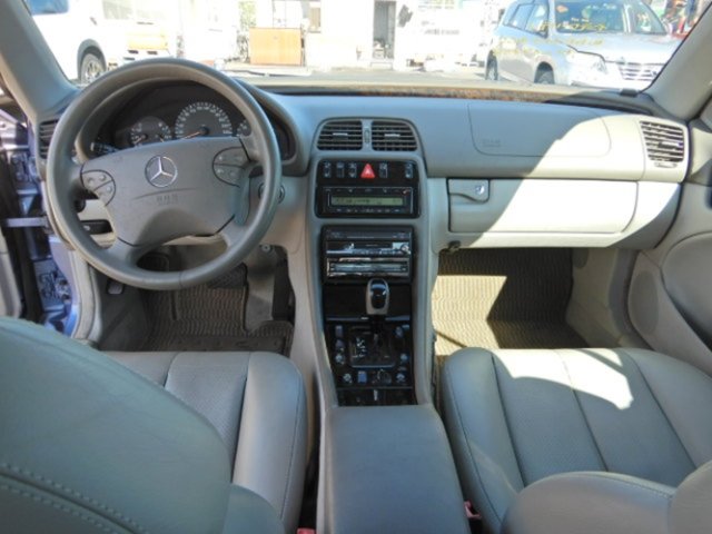 MERCEDES-BENZ CLK 320