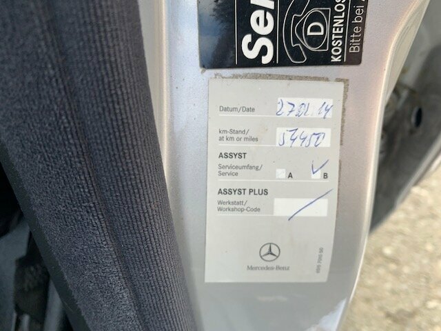 MERCEDES-BENZ E 320