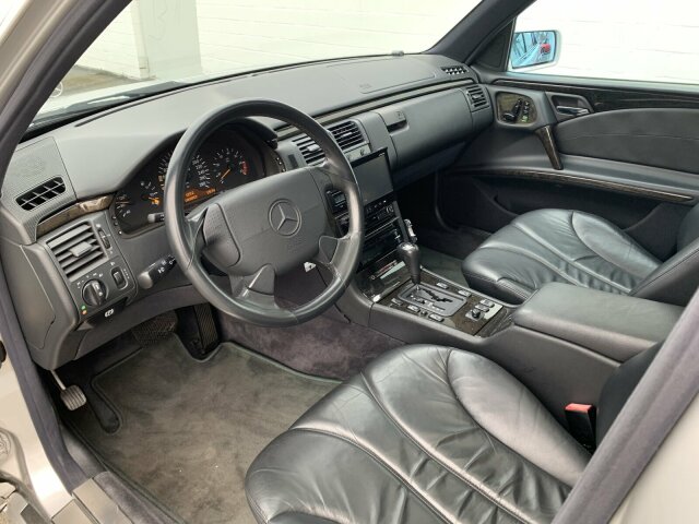 MERCEDES-BENZ E 50