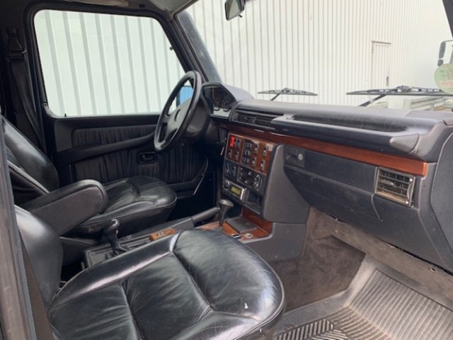 MERCEDES-BENZ G 300