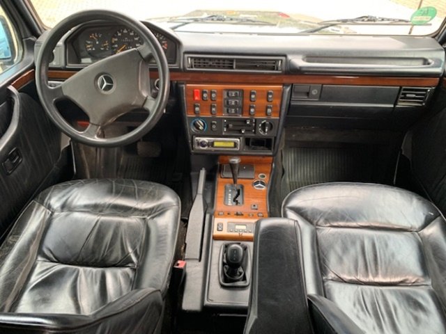 MERCEDES-BENZ G 300