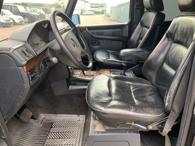 MERCEDES-BENZ G 300