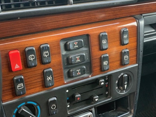 MERCEDES-BENZ G 300
