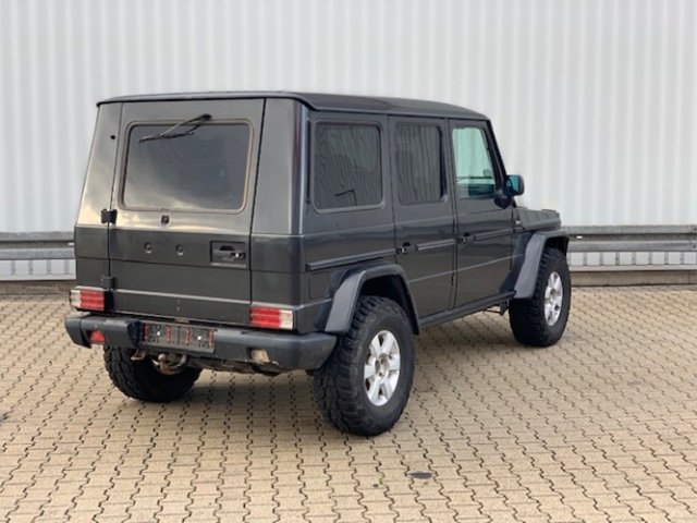 MERCEDES-BENZ G 300