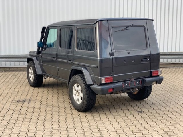 MERCEDES-BENZ G 300