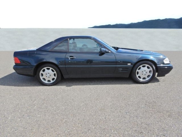 Mercedes-BenzSL 320