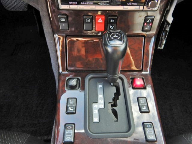 MERCEDES-BENZ SL 320