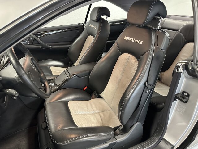 SEAT (E) Leon