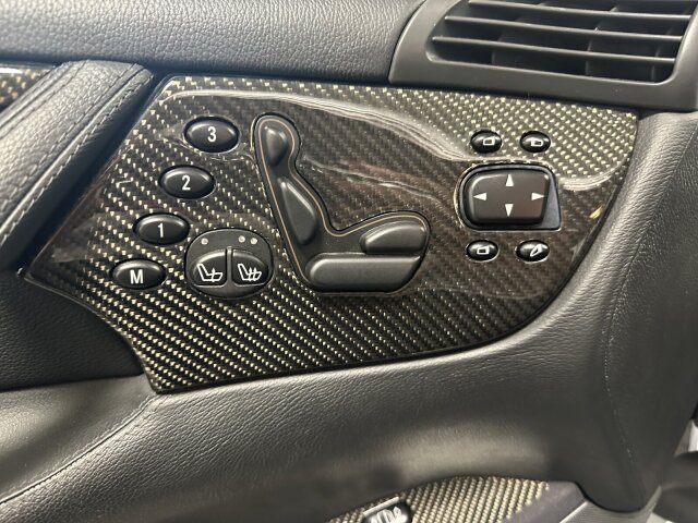 SEAT (E) Leon