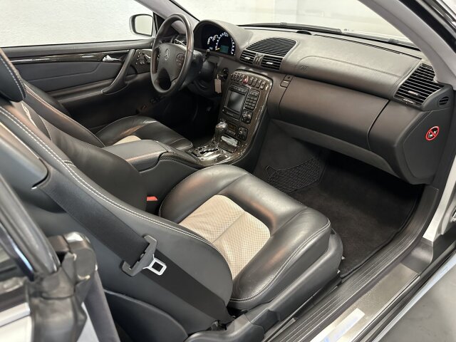 SEAT (E) Leon