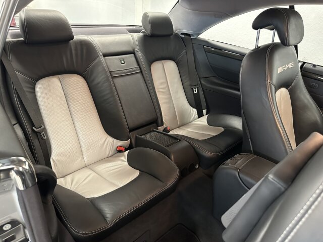 SEAT (E) Leon