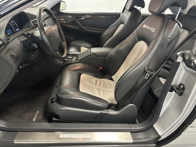 SEAT (E) Leon
