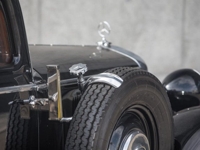 MERCEDES-BENZ 230