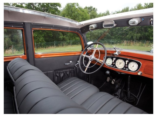 MERCEDES-BENZ 230