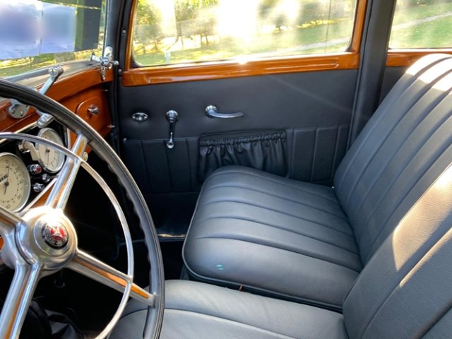 MERCEDES-BENZ 230