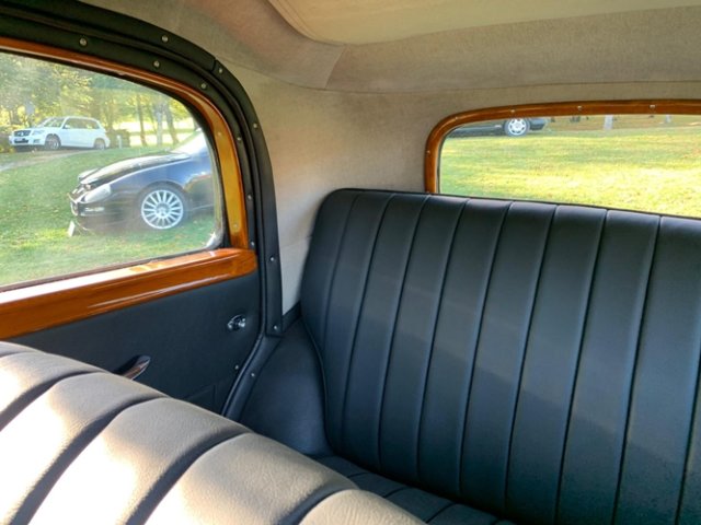 MERCEDES-BENZ 230