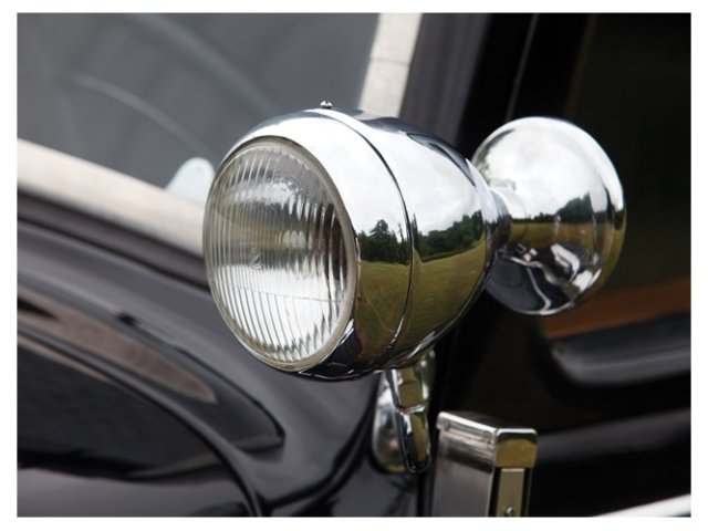 MERCEDES-BENZ 230