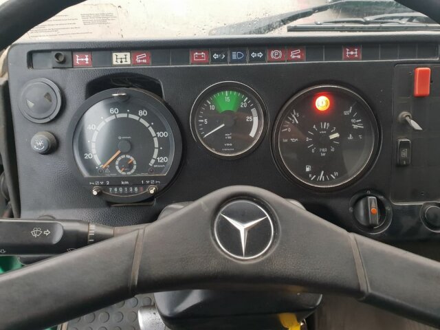 MERCEDES-BENZ SK