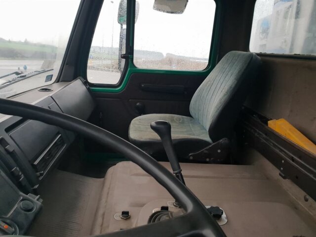 MERCEDES-BENZ SK