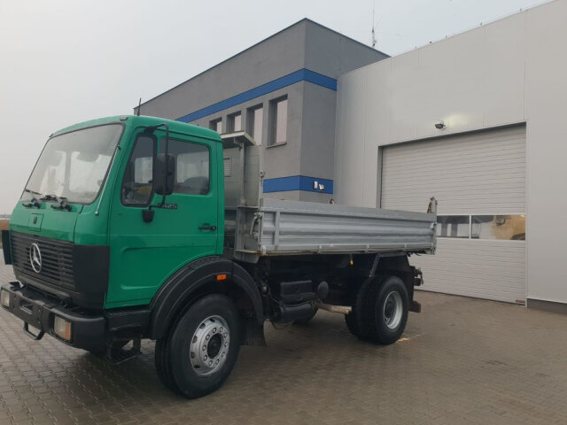 MERCEDES-BENZ SK