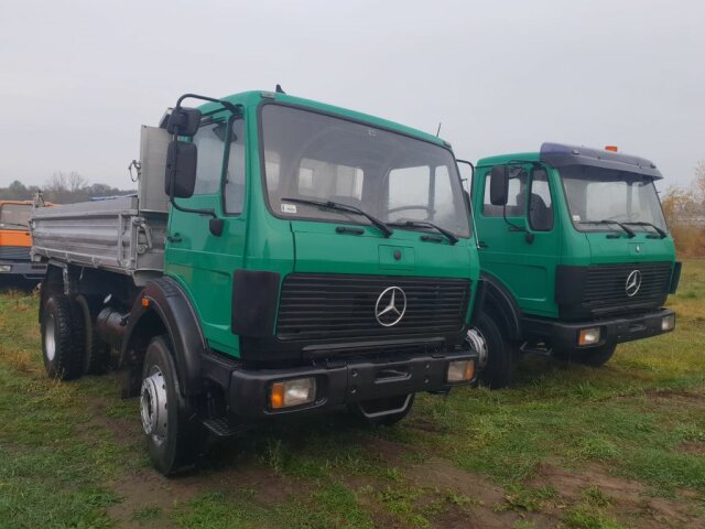 MERCEDES-BENZ SK