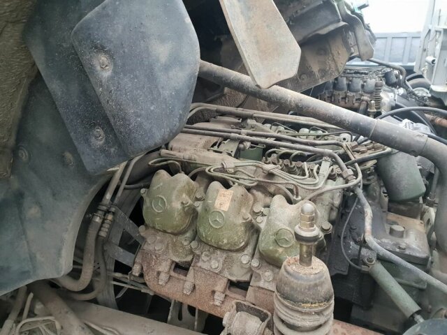 MERCEDES-BENZ SK