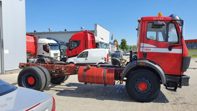 MERCEDES-BENZ SK