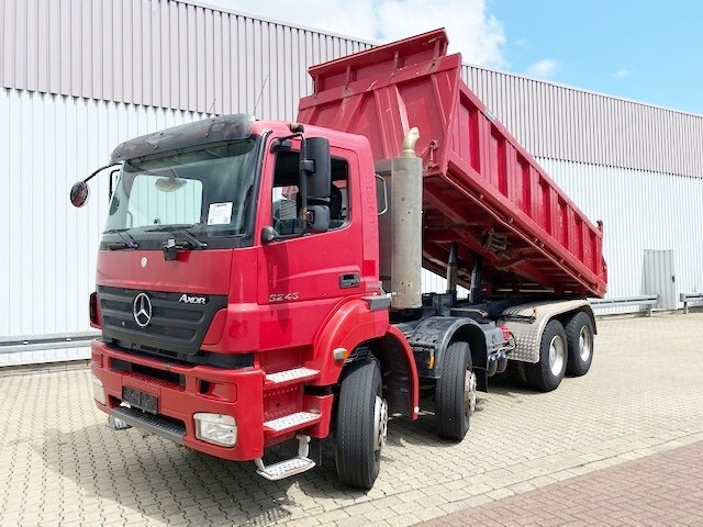 Mercedes-BenzAxor