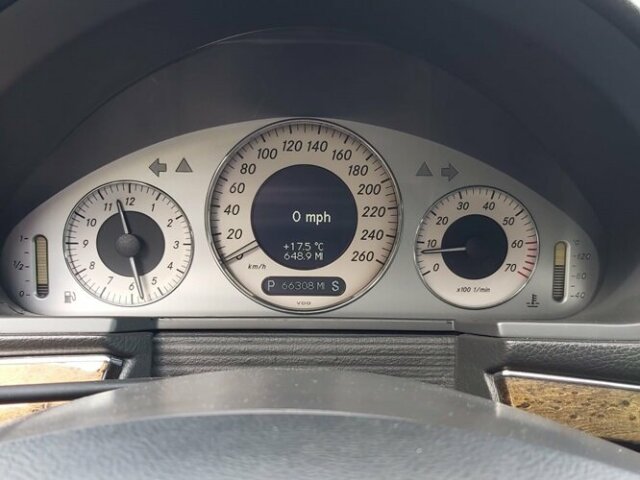 MERCEDES-BENZ E 320