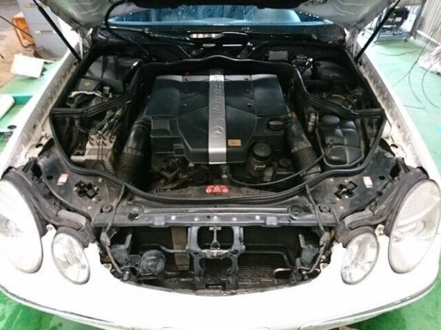 MERCEDES-BENZ E 320