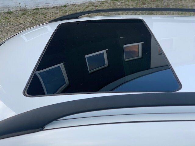 MERCEDES-BENZ E 320