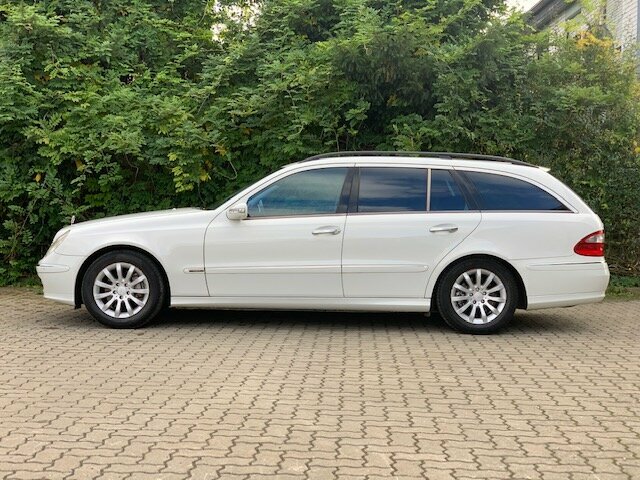 MERCEDES-BENZ E 320