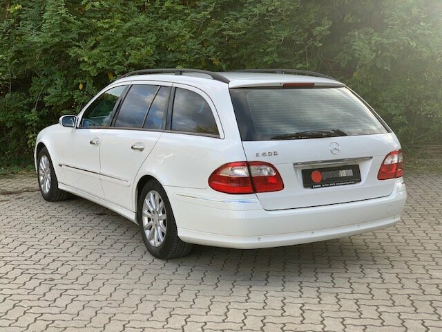 MERCEDES-BENZ E 320