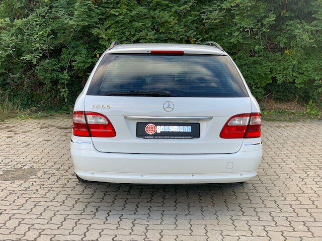 MERCEDES-BENZ E 320