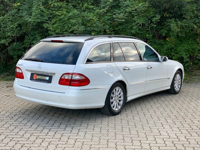 MERCEDES-BENZ E 320