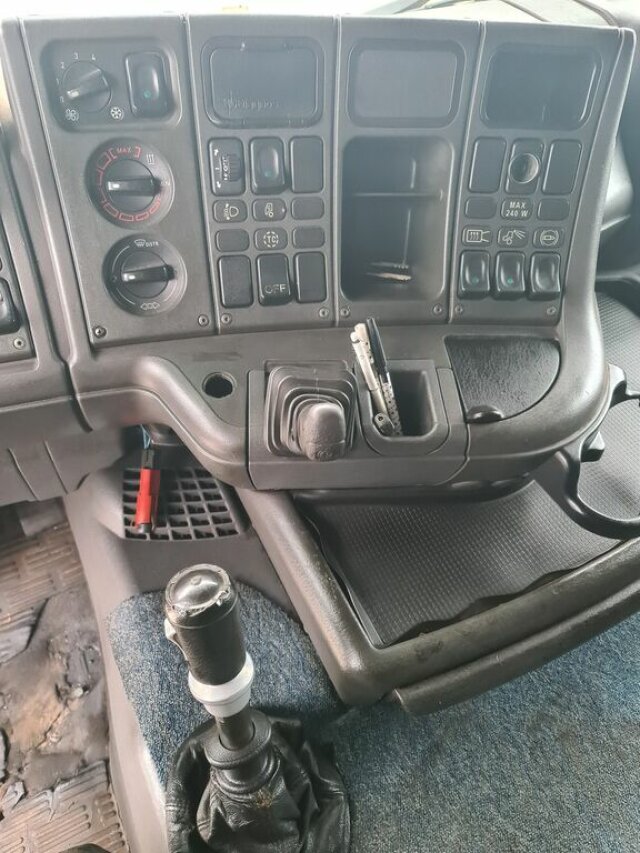 SCANIA 124R