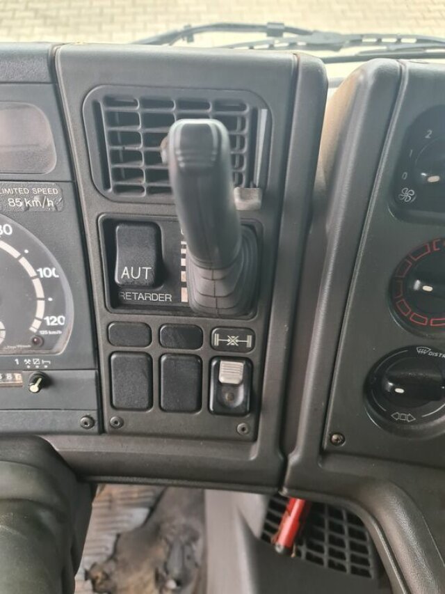 SCANIA 124R